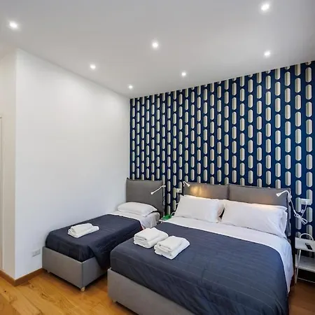 Apartament House In Decumani Entire By Houseinnaples