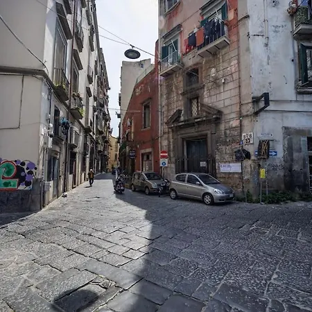 Apartament House In Decumani Entire By Houseinnaples *