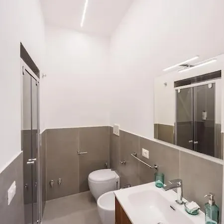 Διαμέρισμα House In Decumani Entire By Houseinnaples Νάπολη